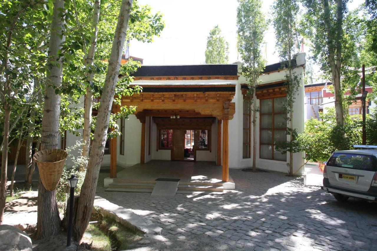 Lha-Ri-Sa Resort Leh Exteriör bild