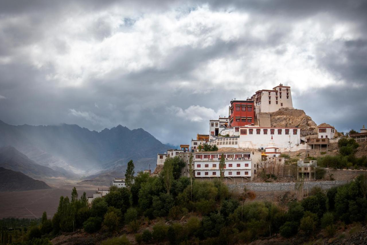 Lha-Ri-Sa Resort Leh Exteriör bild