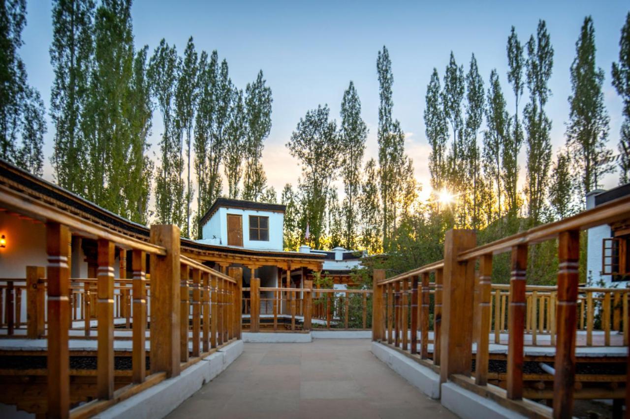 Lha-Ri-Sa Resort Leh Exteriör bild